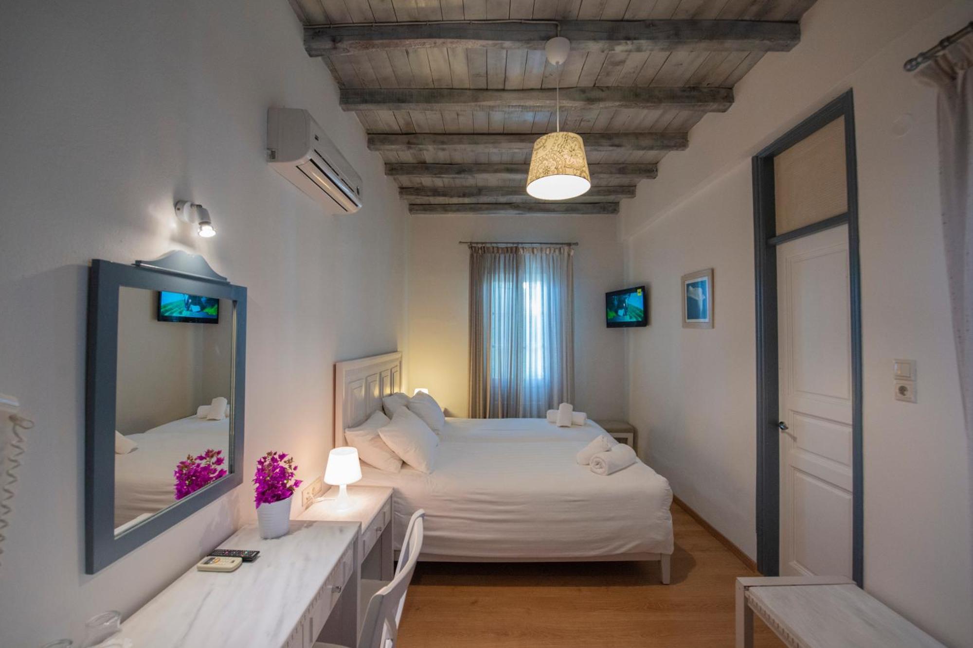 Olia Hotel Tourlos Extérieur photo