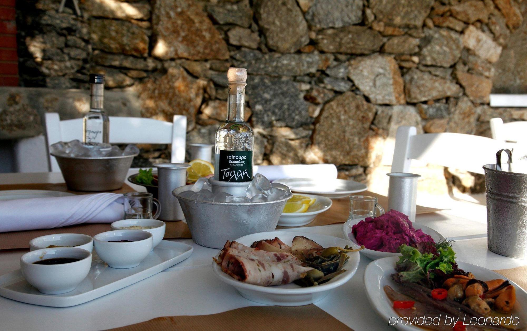 Olia Hotel Tourlos Restaurant photo